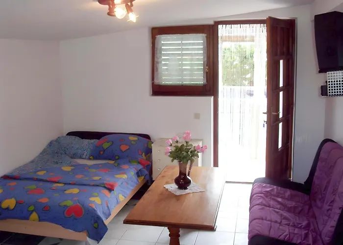 Apartments Tuka Near The Beach
